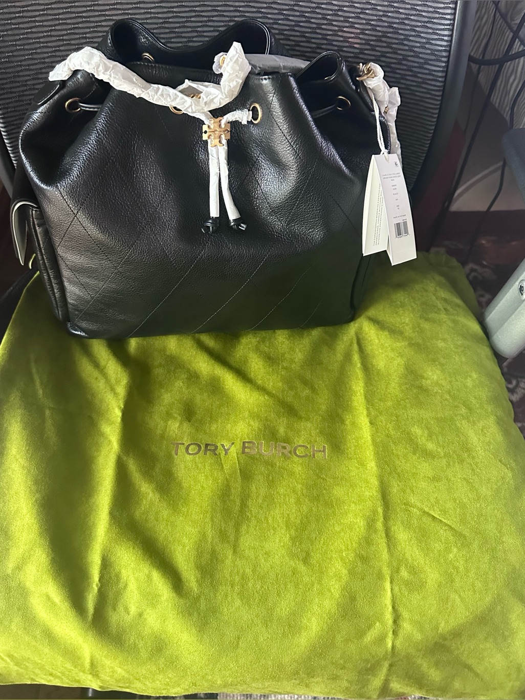 Nwt Large Charlie Black Drawstring Handbag